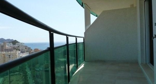 Недвижимость в Испании, Новая квартира с видами на море от застройщика в Бенидорме,Коста Бланка,Испания