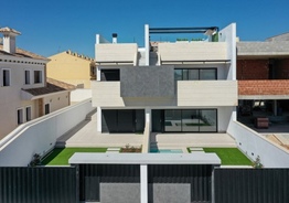 Недвижимость в Испании, Новый бунгало от застройщика в Пилар-де-ла-Орадада,Коста Бланка,Испания